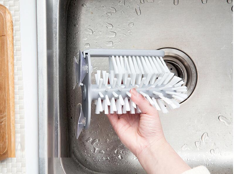 Suction cup brush set with multiple colors